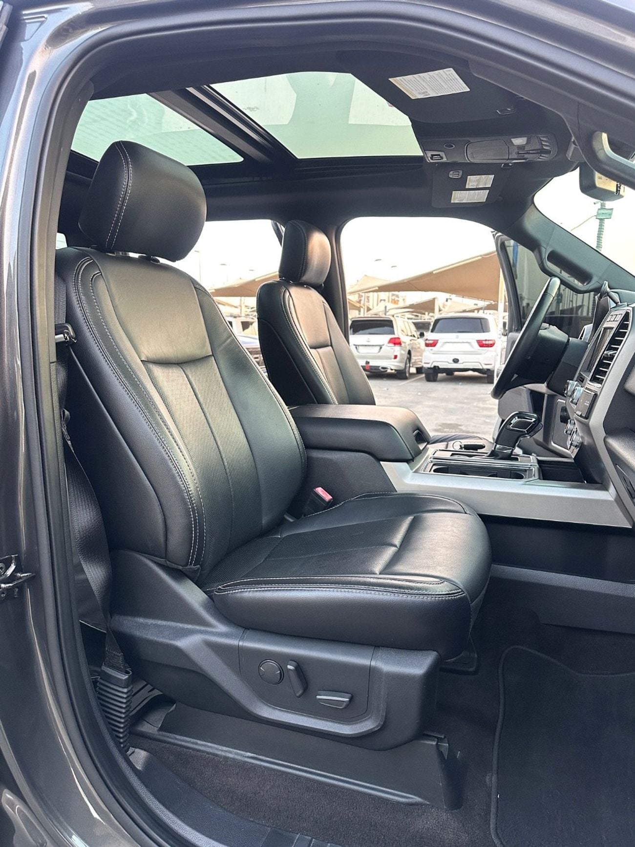Ford F-150 LARIAT