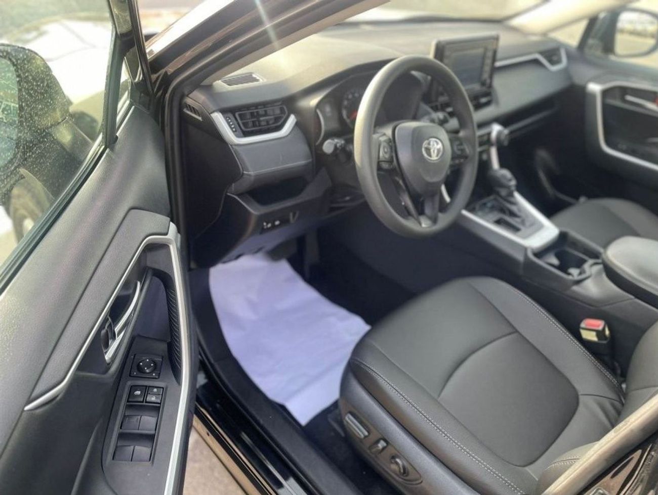 Toyota RAV4 2021 Toyota Rav4 XLE MidOption+ Push start - 2.5L V4 -