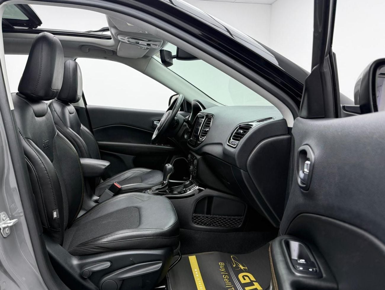 جيب كومباس 2020 Jeep Compass Limited, Warranty, Full Service History, Excellent Condition, GCC