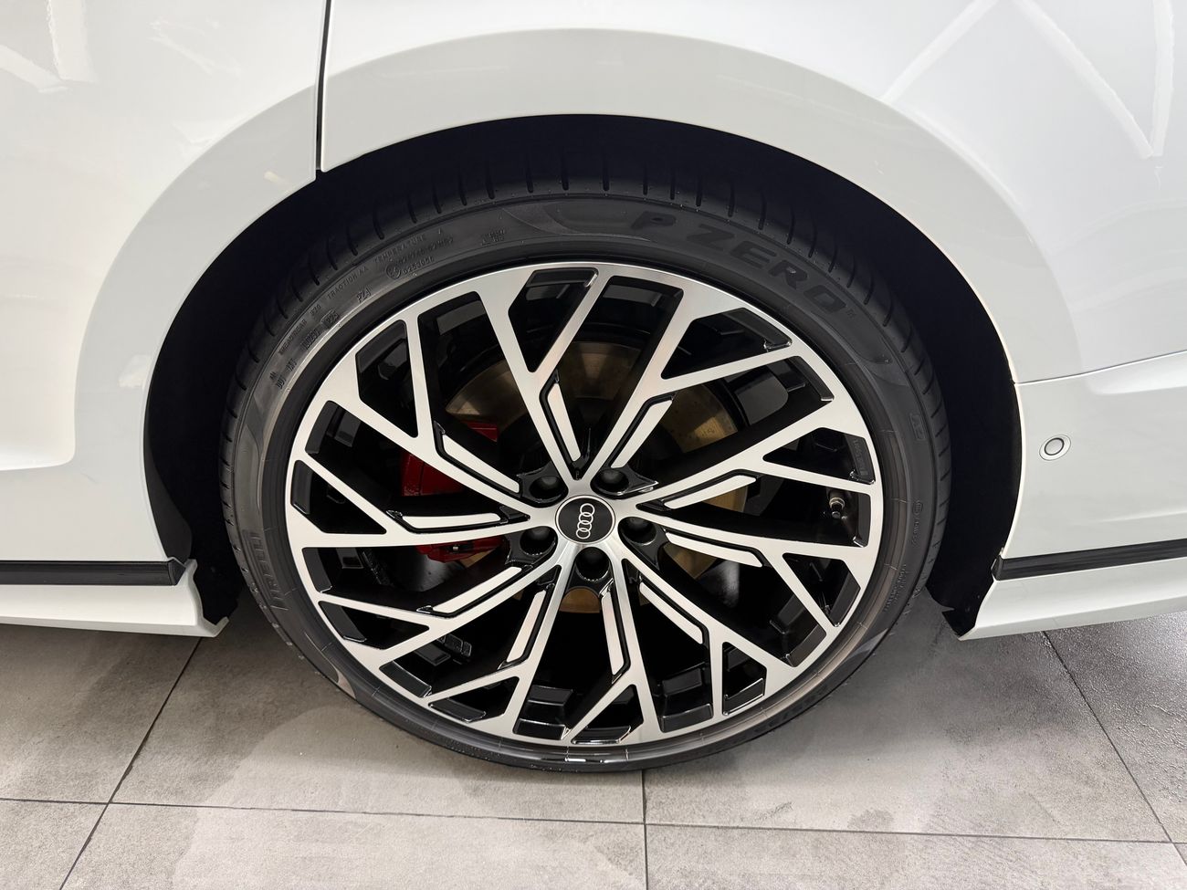 Audi S8 full option