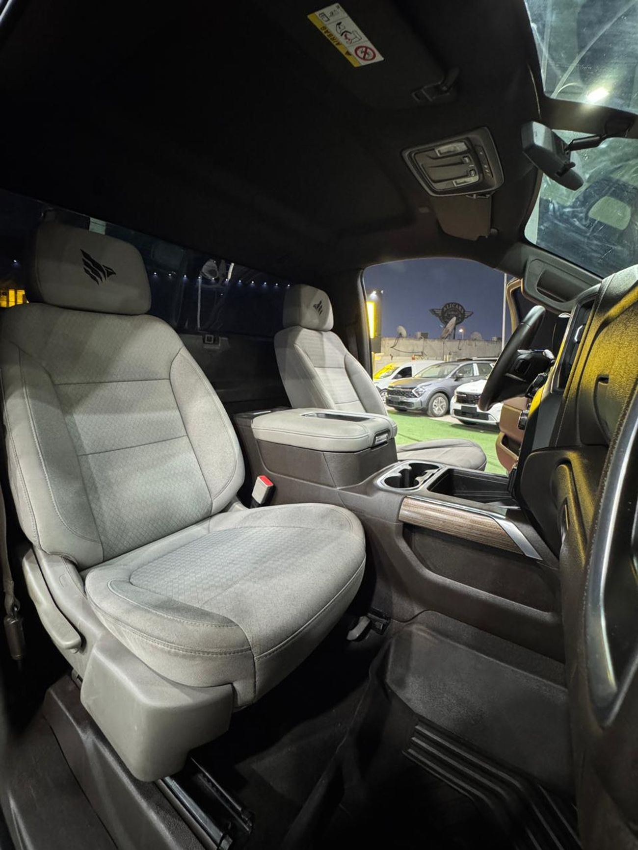 Chevrolet Silverado CHEVROLET SILVERADO SHAHEEN (GCC)