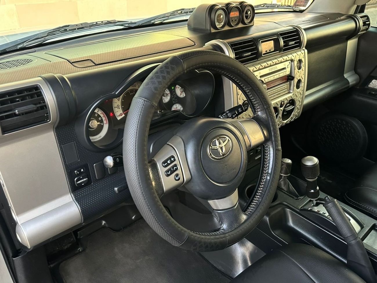 Toyota FJ Cruiser خليجي