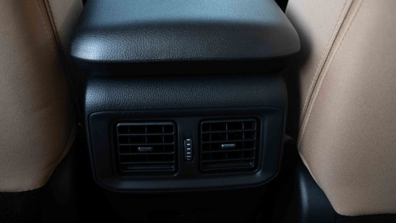 تويوتا راف ٤ 2025 Toyota RAV4 E 4X2 2.5 - Platinum White Pearl Inside Brown | Export Only