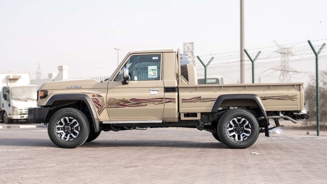 تويوتا لاند كروزر بيك آب 2025 Toyota Land Cruiser LC 79 2.8L SC AT Diesel Full Option (Beige)