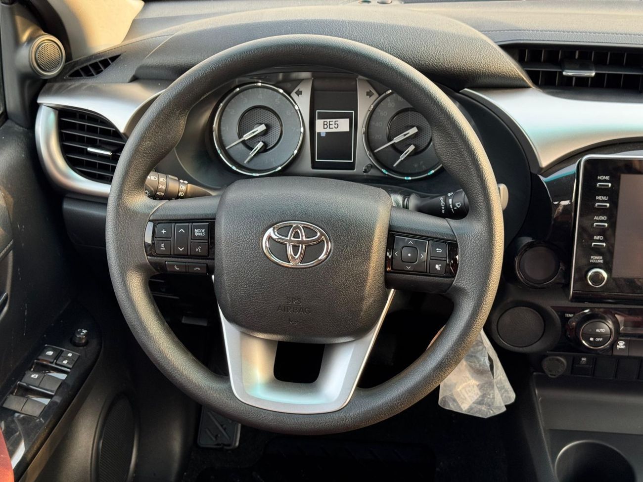 Toyota Hilux GLX 2.7L Double Cab Utility RWD A/T 4X2 FULL 1/1 2025 GCC