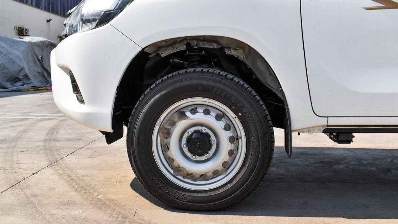 تويوتا هيلوكس 2.4L 4x4 Manual Transmission Diesel