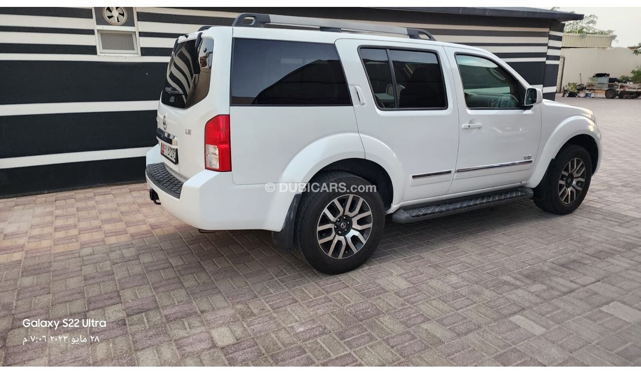 نيسان باثفايندر 5.6 لتر 8 سلندر