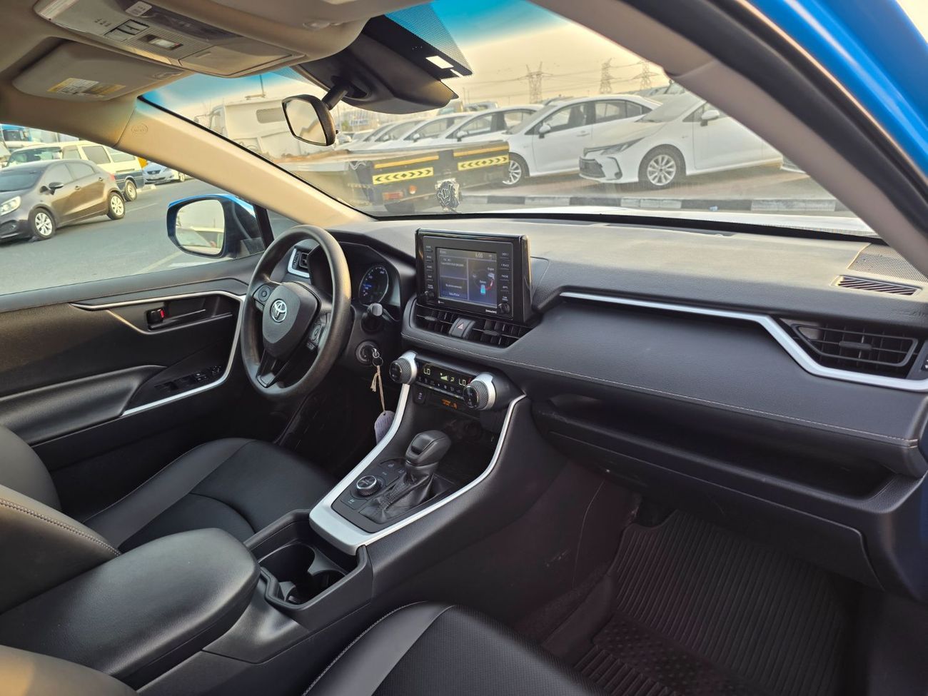 Toyota RAV4 LE 2.5L (219 HP)