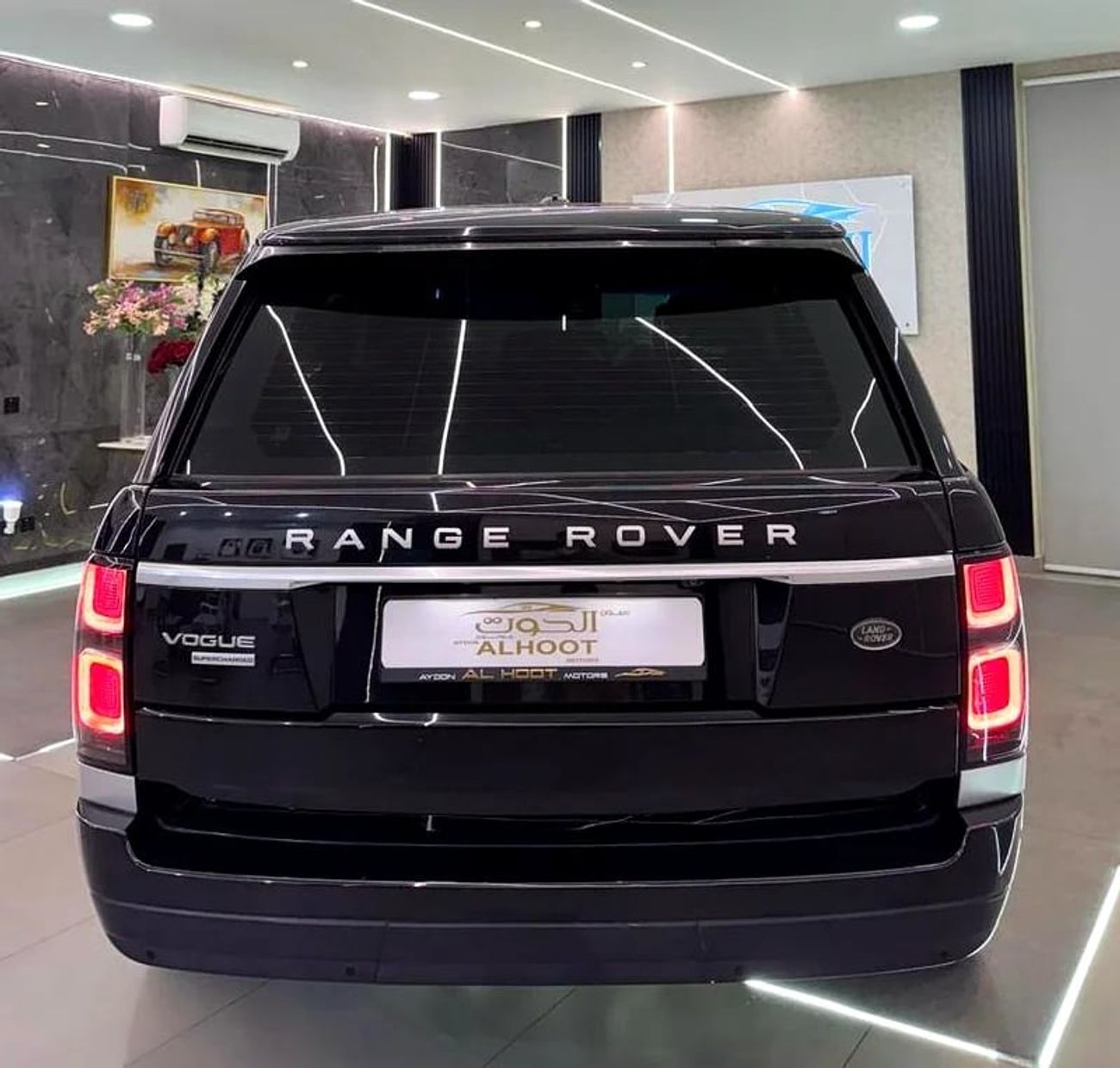 Land Rover Range Rover Supercharged 5.0L SUPERCHARGED VOGUE V8 || GCC II FULLY LOADED || PERFECT CONDITION || 98k