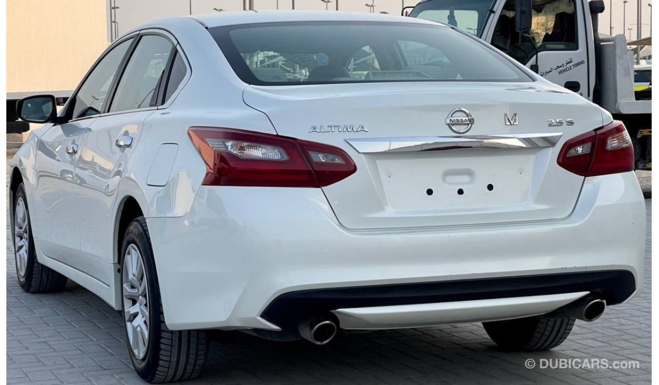 Nissan Altima Nissan Altima 2018 GCC in excellent condition without accidents, very clean inside and outside