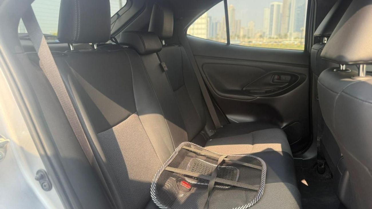 تويوتا يارس كروس YARIS CROSS 1.5 LITER ,PETROL RIGHT HAND ,FOR EXPORT ONLY