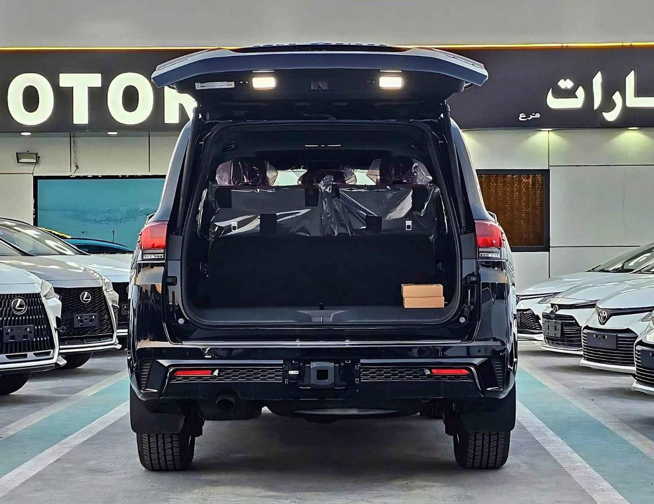 Toyota Land Cruiser VXR TWIN TURBO EXCL / HIGH OPTION / SUNROOF, LEATHER, POWER SEATS/3.5L PETROL V6 A/T/ (CODE#LCTVXRZ)