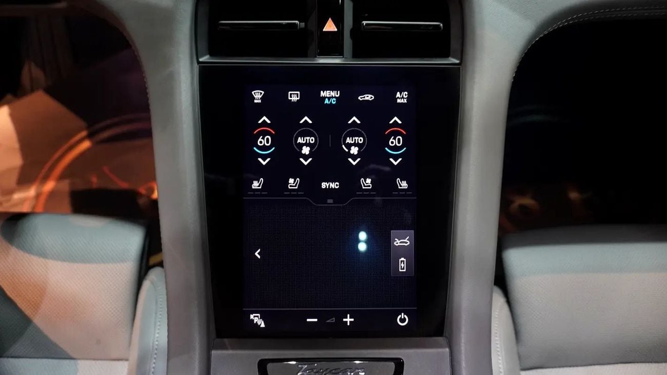 بورش تايكان GTS | Super Clean and Very Low Mileage | Carbon Fiber Package