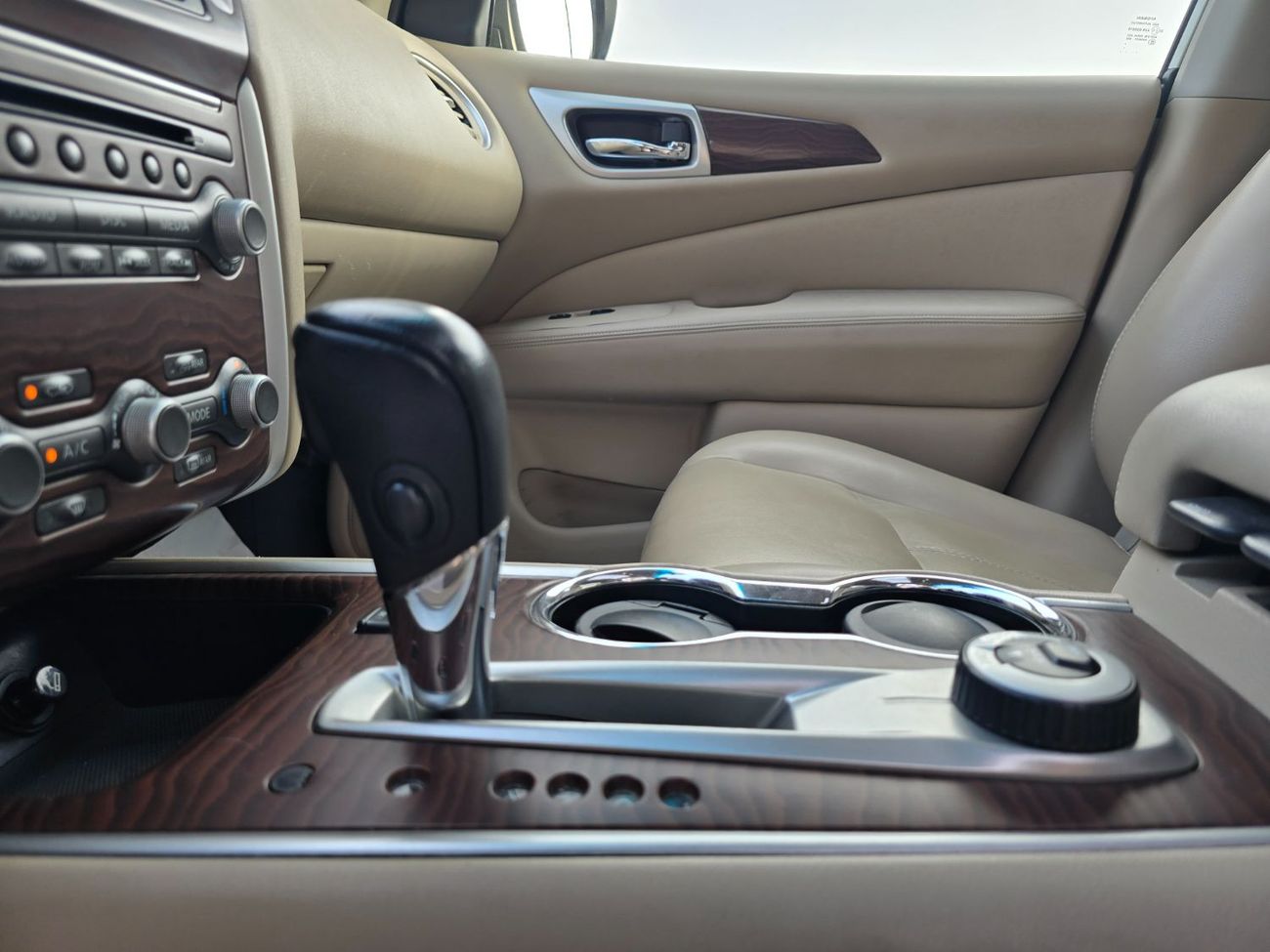 Nissan Pathfinder S 3.5L (271 HP)