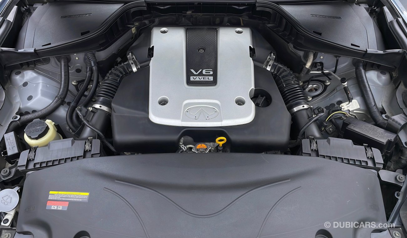 Infiniti Q70 EXCELLENCE 3.7 | Under Warranty | Inspected on 150+ parameters