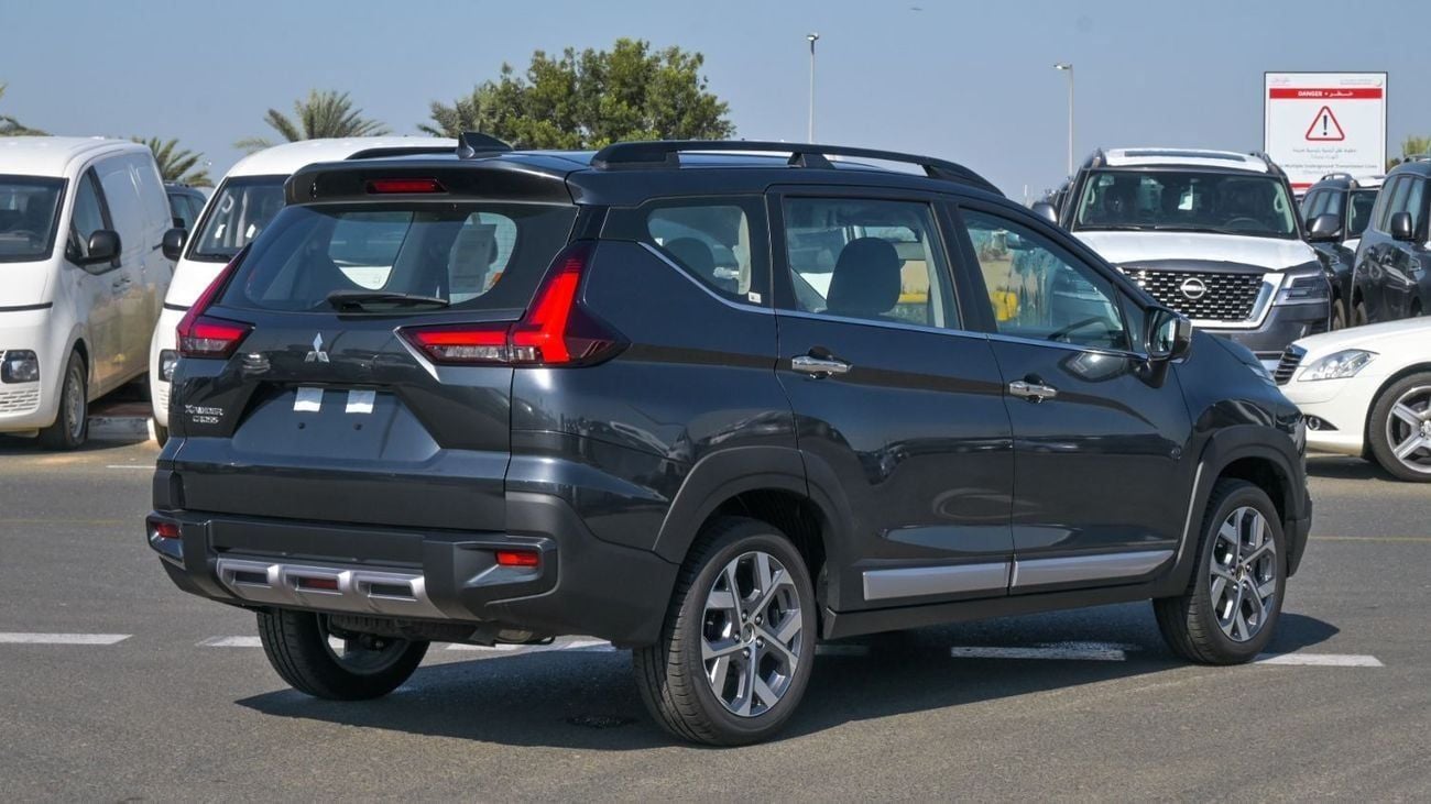 ميتسوبيشي إكسباندر كروس Brand New Mitsubishi Xpander Cross 2025 1.5L AT FWD|Grey/Black|XPANDER-CR-25| FOR EXPORT ONLY