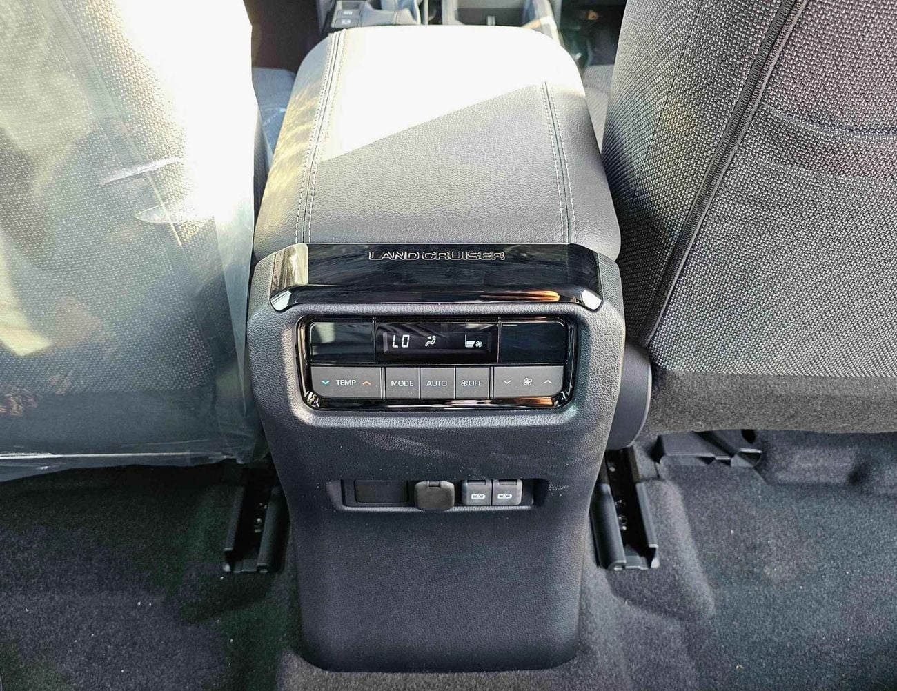 Toyota Prado URBAN-E EURO 4 | 2.8L V4 DIESEL | DVD + CAMERA | AUTO A/C | 4WD (CODE # URBAN-E)