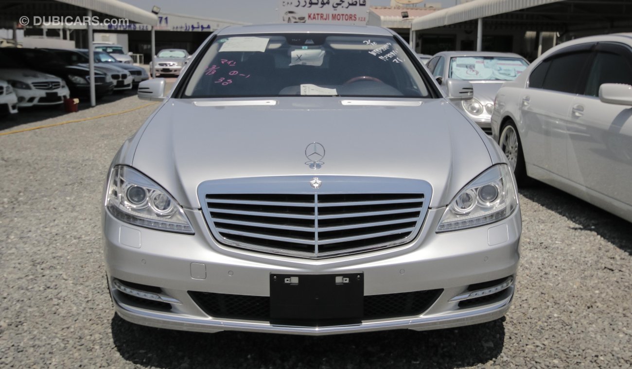 مرسيدس بنز S 550