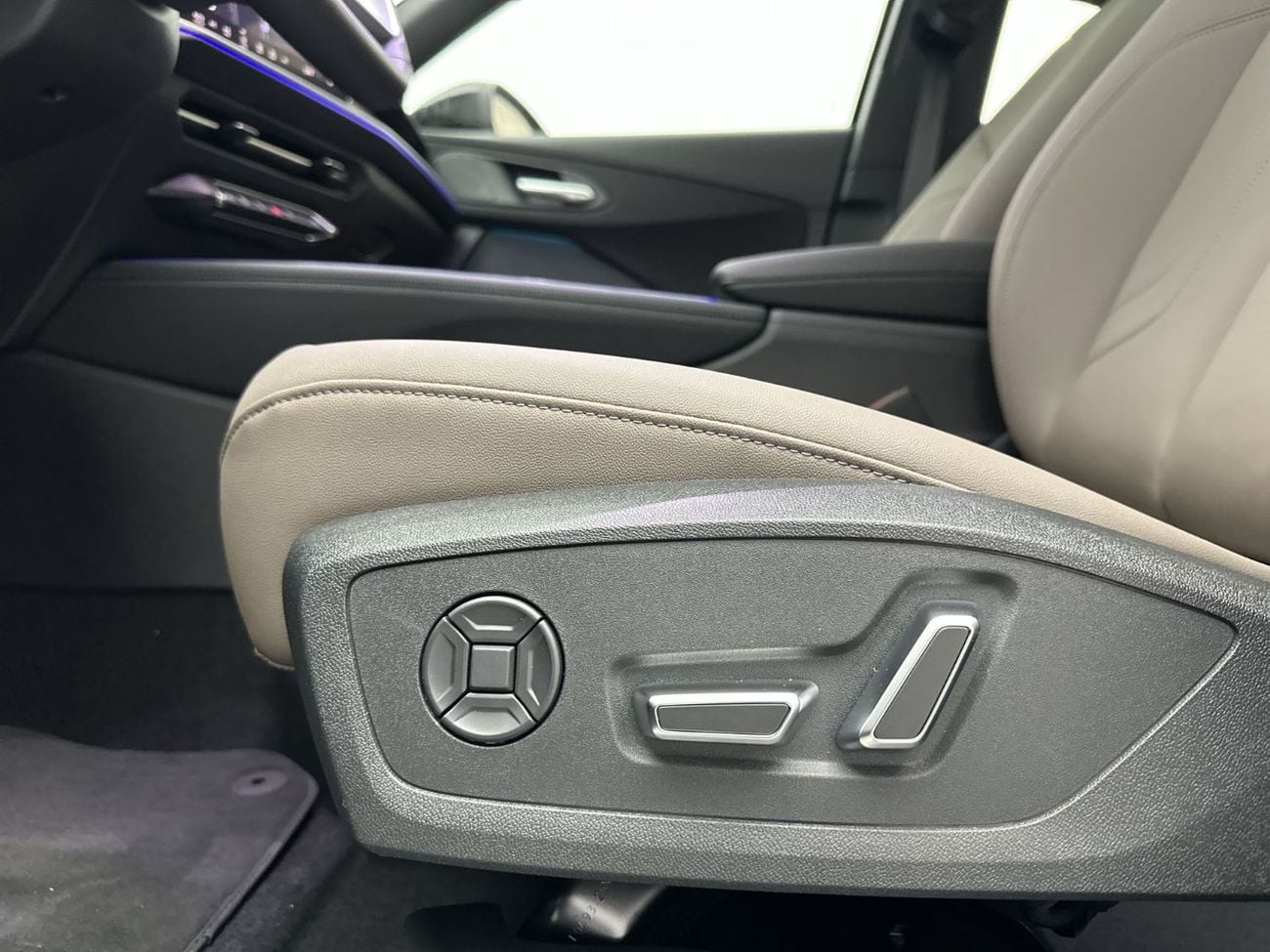 Audi Q3 SUV TFSI quattro 204hp Premium Edition (Ref# 21143)