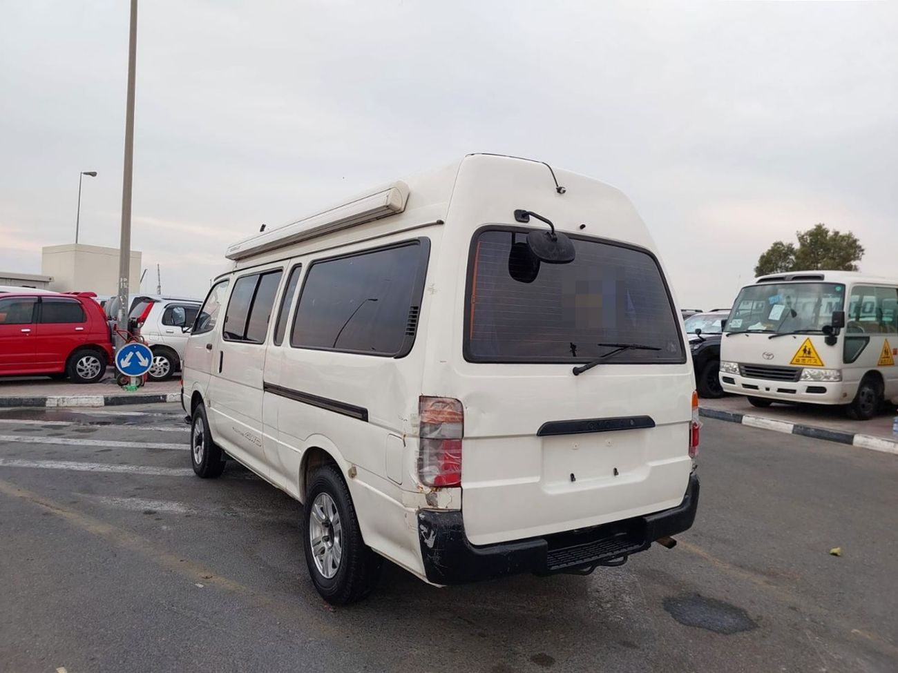 Toyota Hiace TOYOTA HIACE VAN RHD 1994  MODEL 2.7 L DIESEL AUTOMATIC(PM01681)