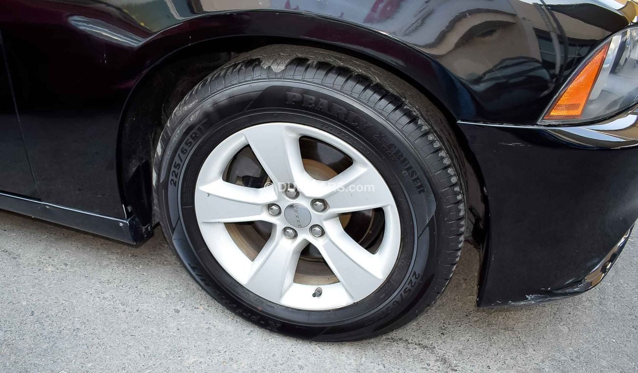 دودج تشارجر 2012 V6 American specs Full automatic