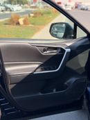 Toyota RAV4 XLE 2.5 L AWD leather seats, push start 2024