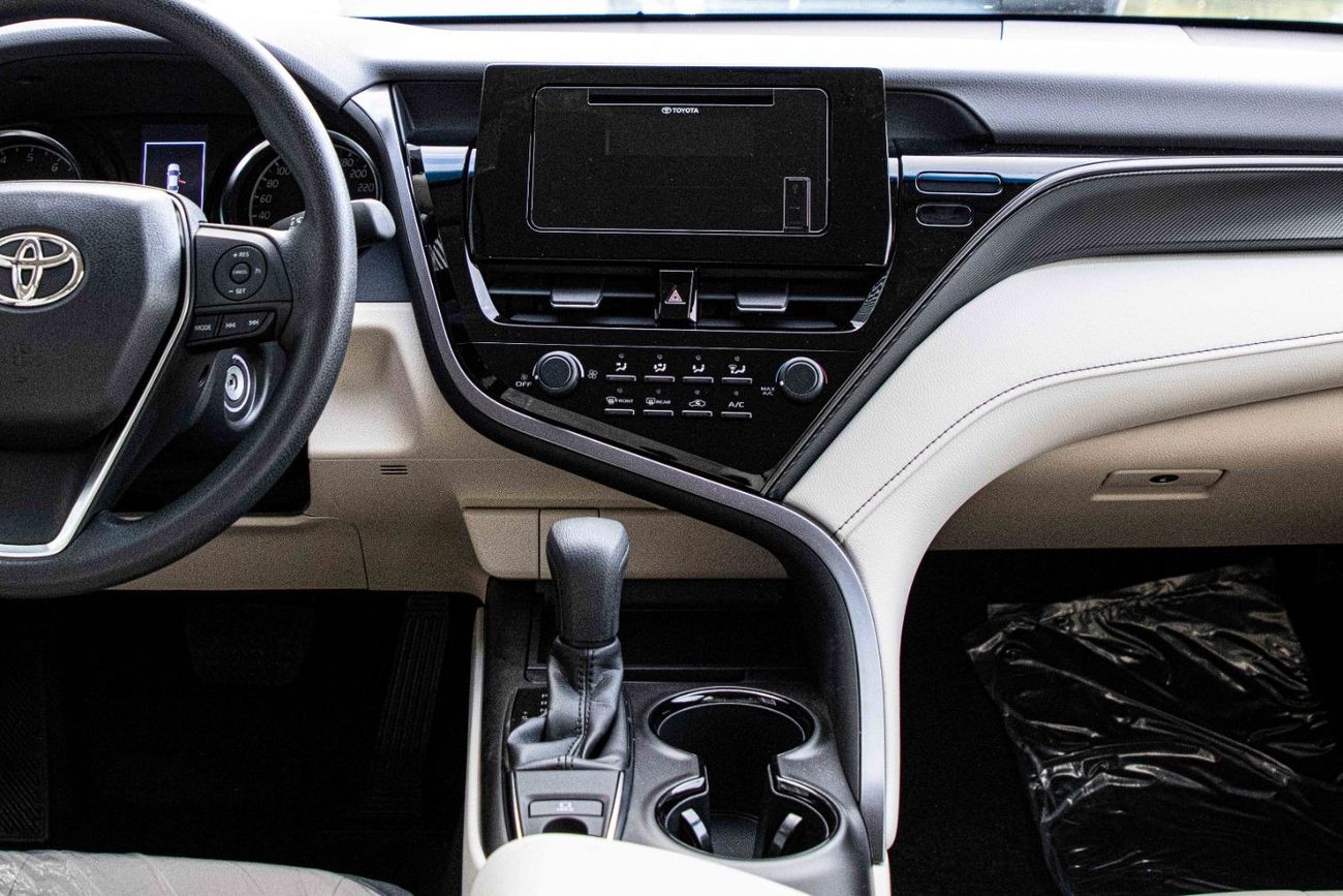 Toyota Camry 2023 Toyota Camry 2.5 LE - Precious Metal inside Beige