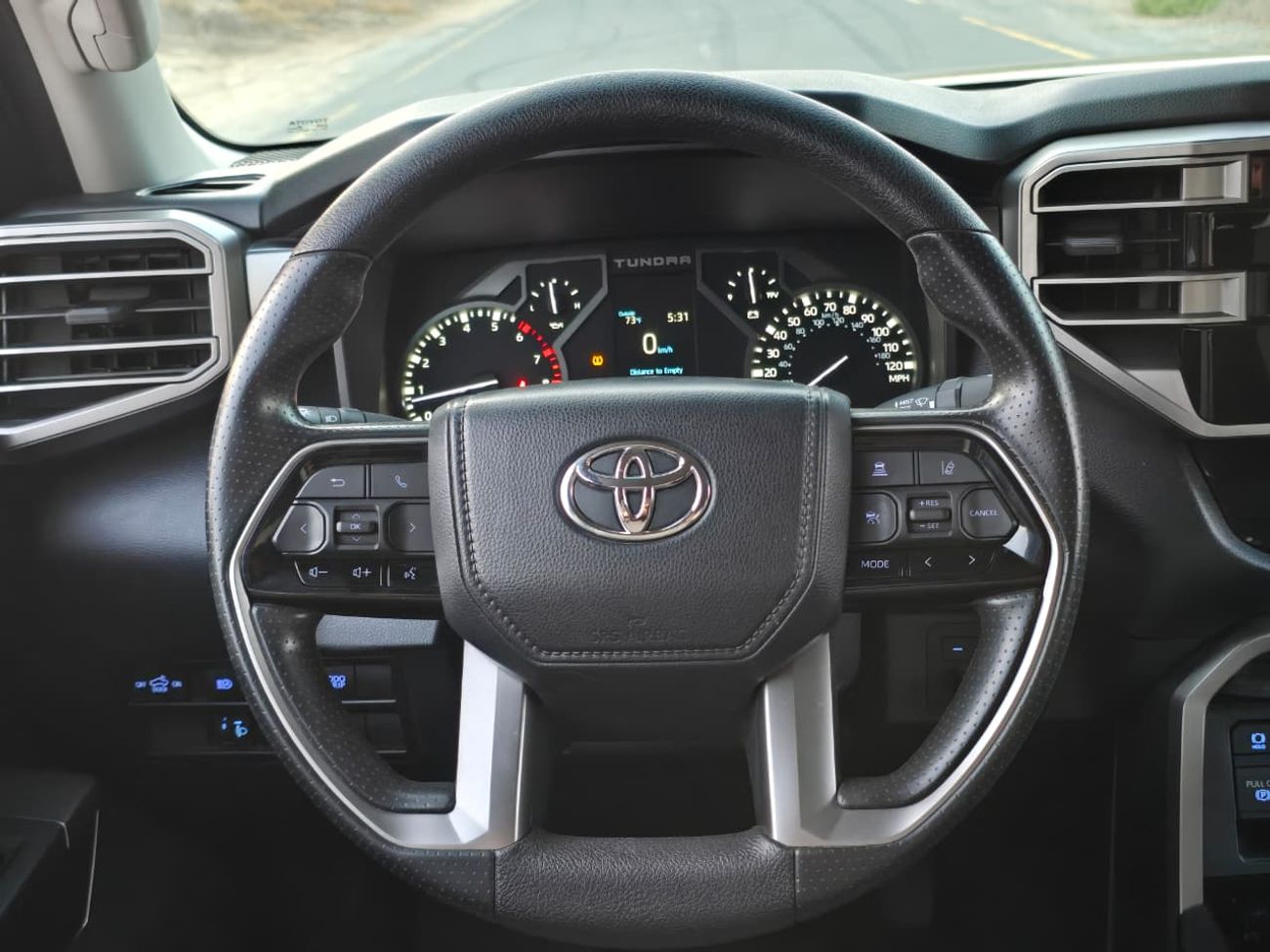 تويوتا تاندرا TOYOTA TUNDRA SR5 2024 // V6 TWIN TURBO // ORGINAL PAINT // PERFECT CONDITION // LOW MILEAGE