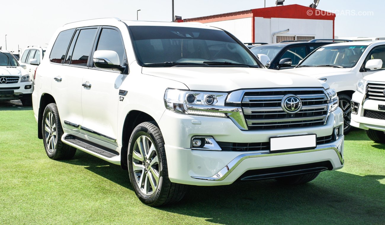 Toyota Land Cruiser VXR 5.7 V8