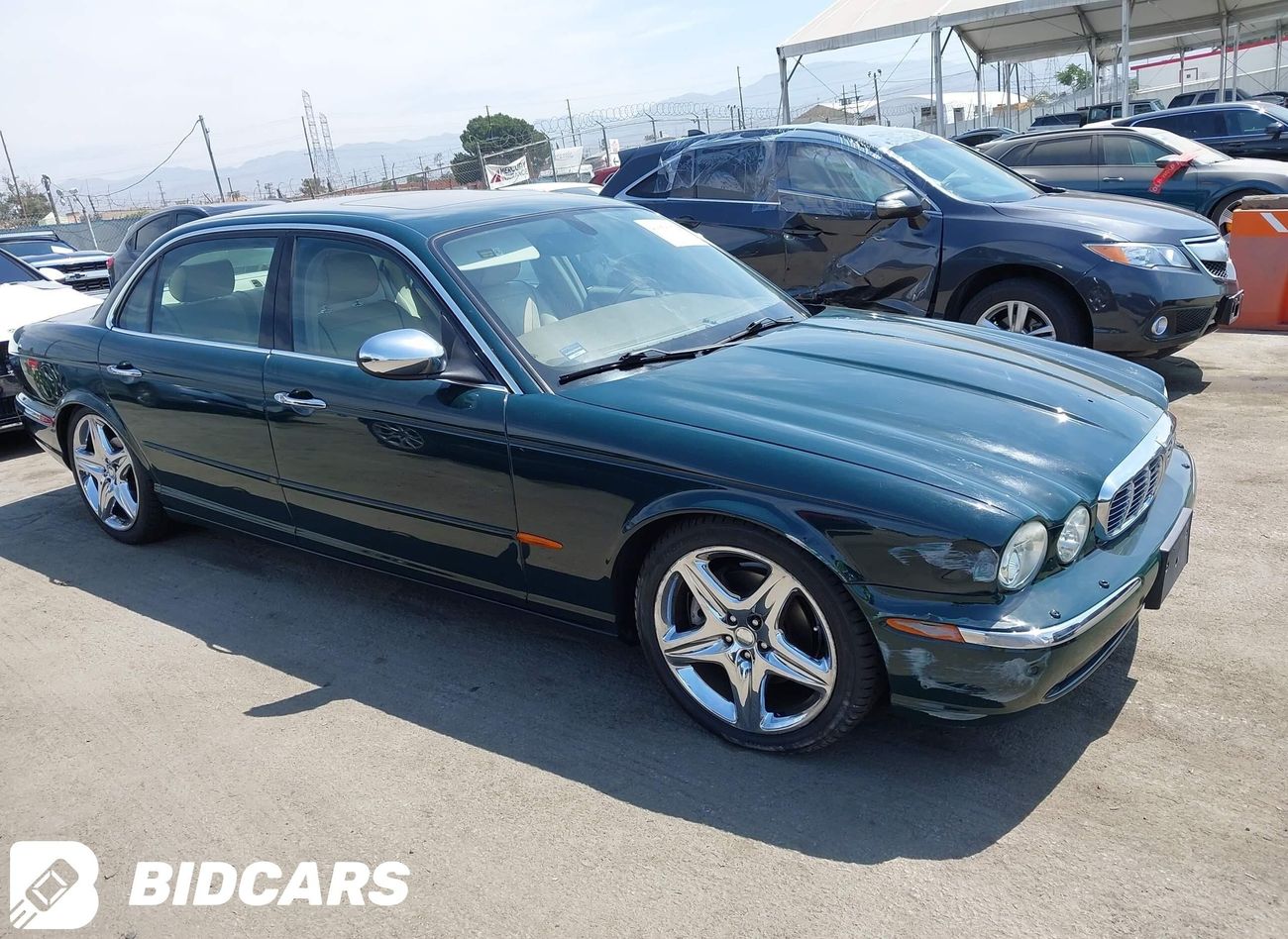جاكوار XJ8 Vanden Plas