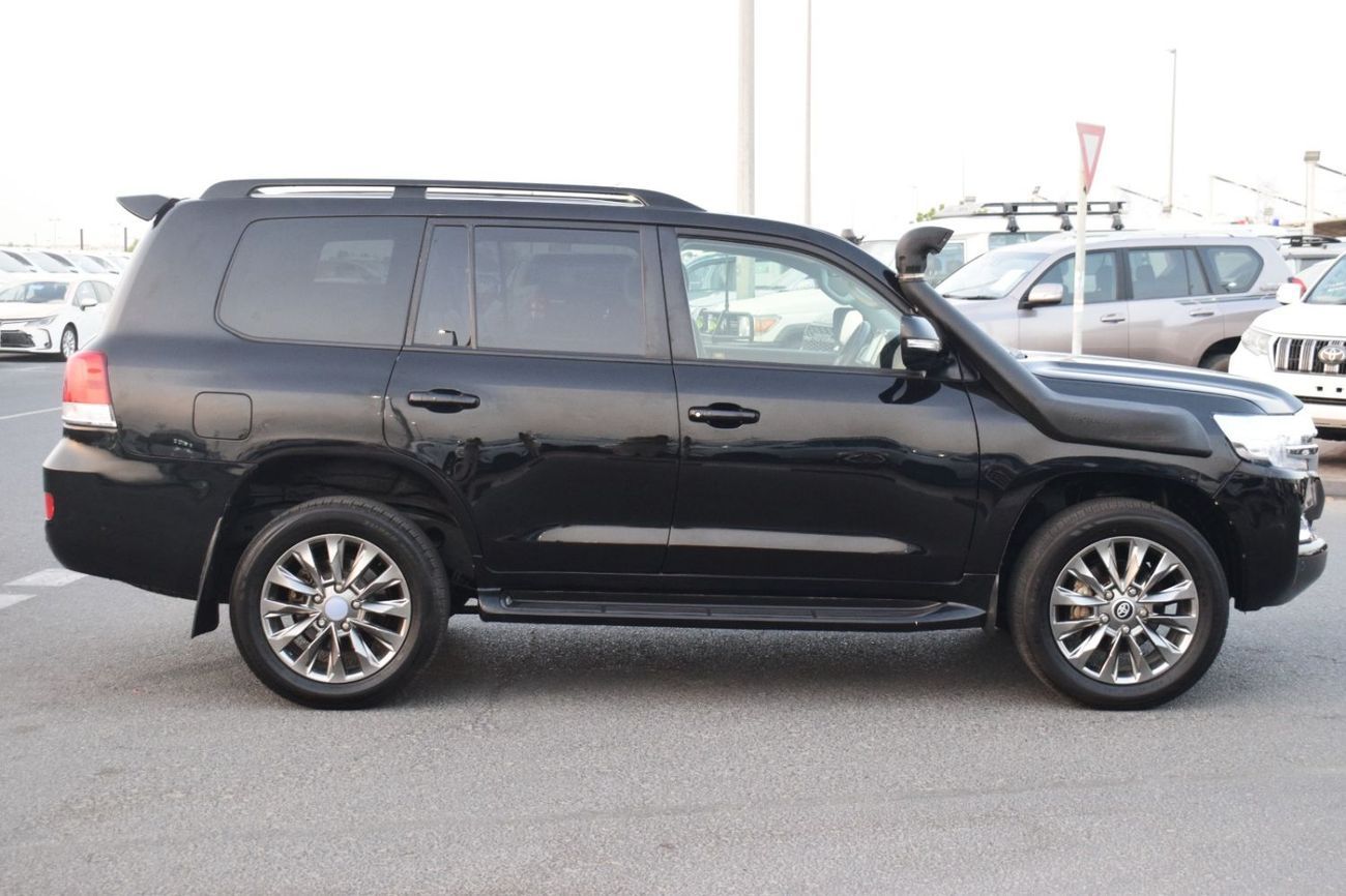 تويوتا لاند كروزر 2021 TOYOTA LAND CRUISER V8 FULL OPTION
