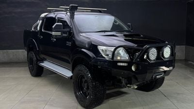 Toyota Hilux Diesel Engine 3000 CC ,Automatic Gear ,2015 Model ,Only For Export Available