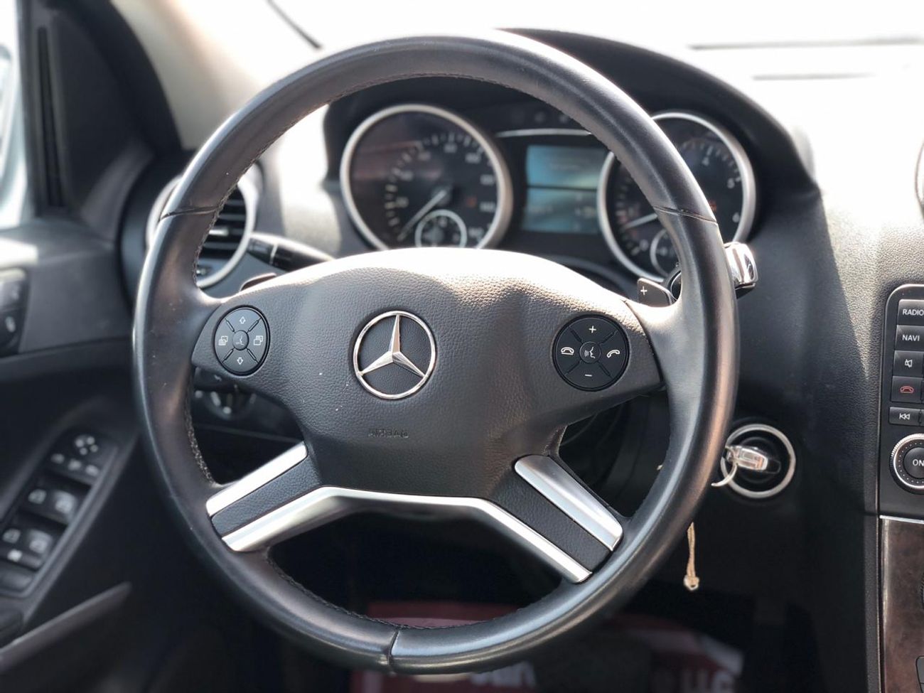 Mercedes-Benz ML 350 MATRIX EDITION-SUNROOF-DVD-LEATHER SEATS-POWER SEATS-ALLOY RIMS-REAR AC-REAR CAMERA-LOT-598