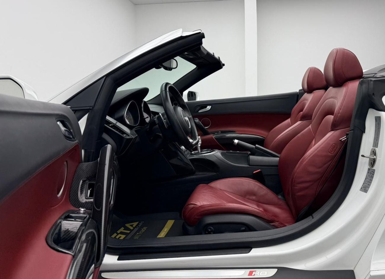 أودي R8 سبايدر FSI 2014 Audi R8 Spyder, Service History, Excellent Condition, GCC