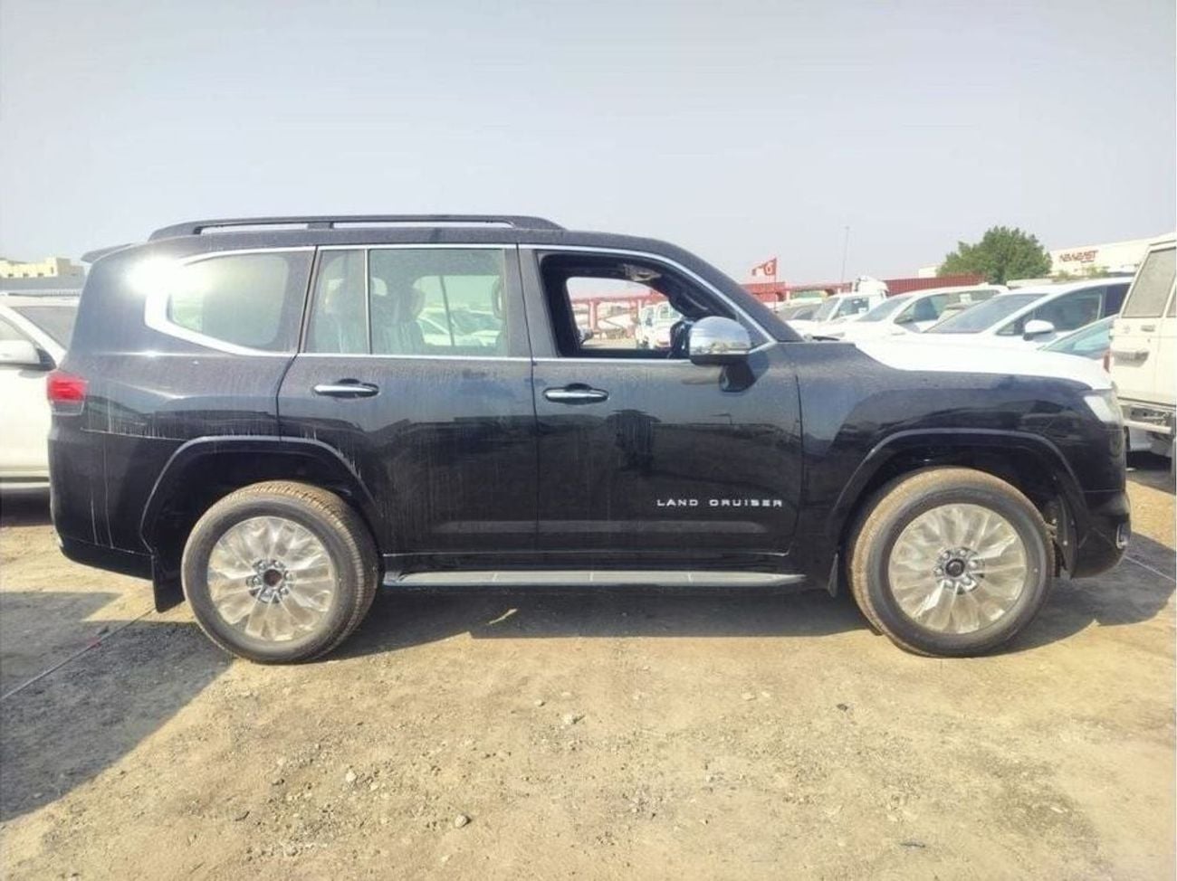 Toyota Land Cruiser VXR Toyota Land Cruiser VX+ Petrol 3.5L Automatic | 0KM | 03 Years Warranty