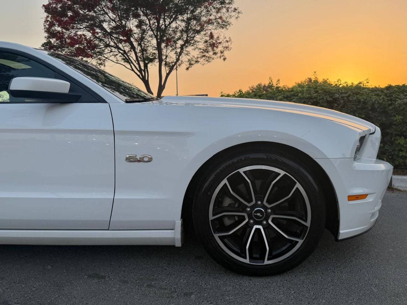 Ford Mustang PREMIUM Ford Mustang GT Premium V8 5.0L 2014 GCC Specs Full Service History Original Paint