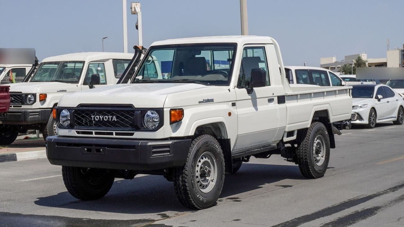 تويوتا لاند كروزر بيك آب PICKUP LC79 S/C DIESEL 2.8L M/T Basic Option , 2025 Model