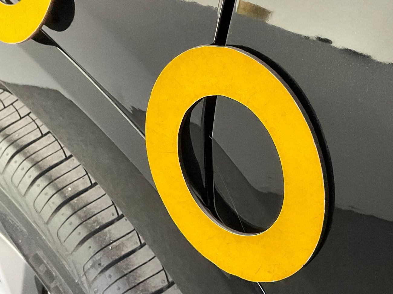 ميتسوبيشي باجيرو GLS Midline w/sunroof | شامل الضمان | 0 ﺪﻔﻋﺓ ﺃﻮﻟﻯ