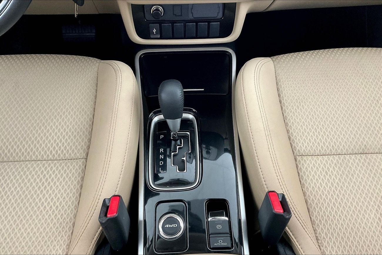 Mitsubishi Outlander GLX Midline