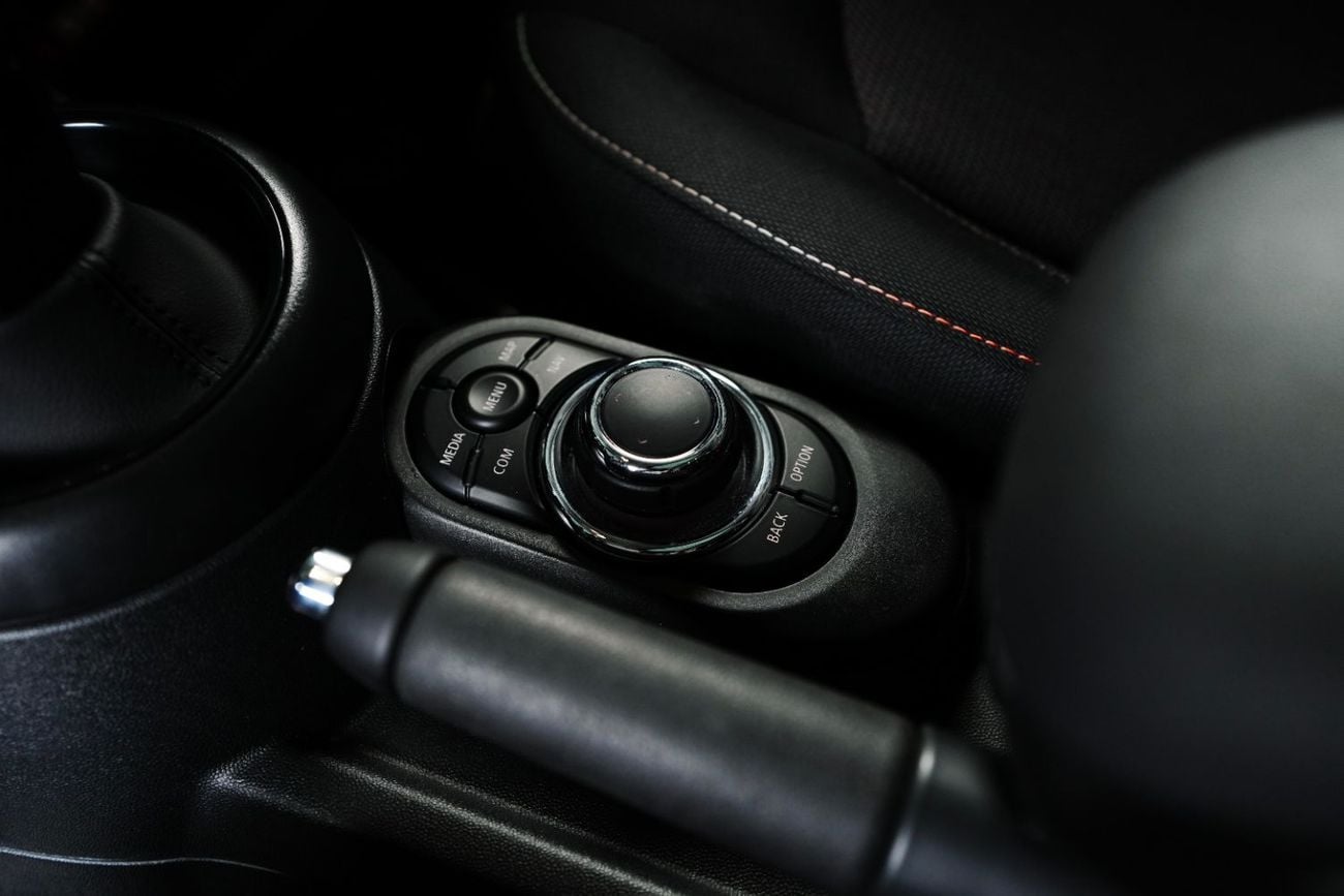 Mini Cooper MIDLINE Std 1.5L (4 Seater) Mini cooper Warranty and Service valid-GCC