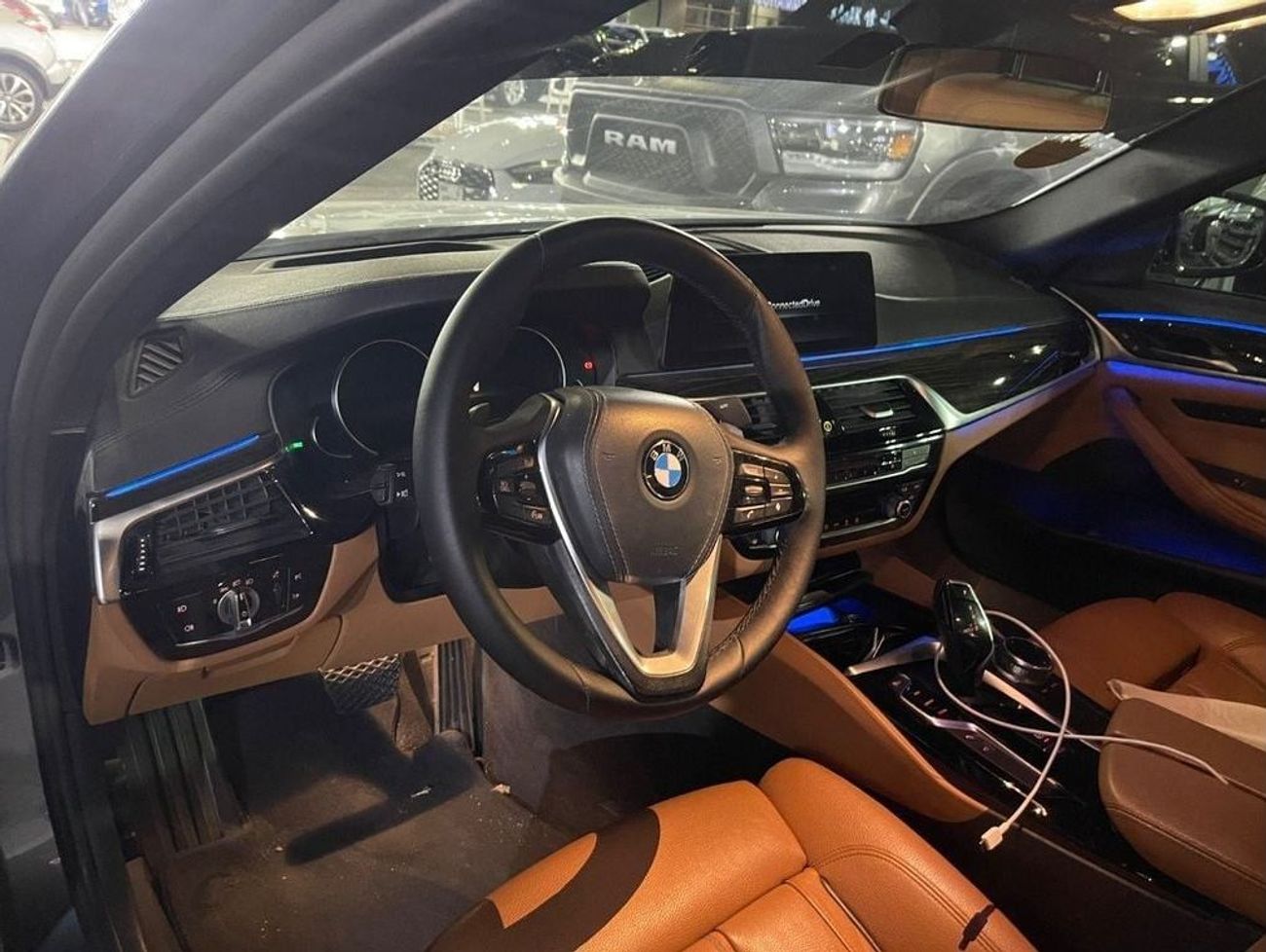 BMW 530i Luxury 2.0L