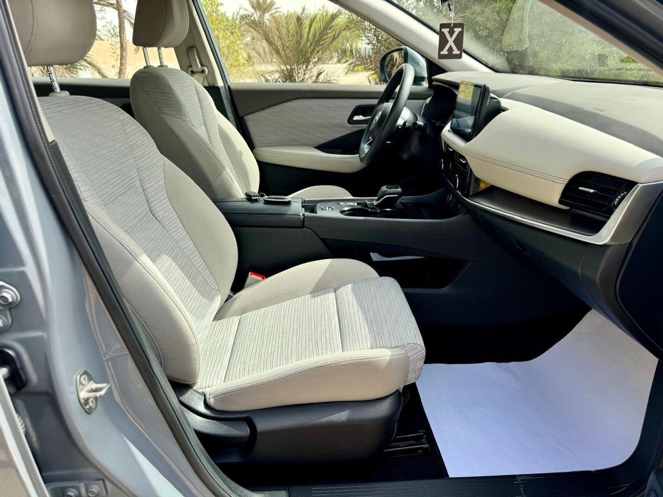 Nissan XTrail S 2.5L (169 HP) FWD (5 Seater) 2023 2.5L GCC (1240/-MONTHLY)