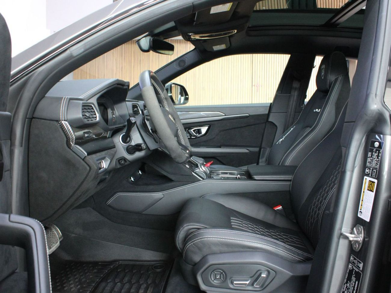 لامبورغيني اوروس 4.0T V8 Performante