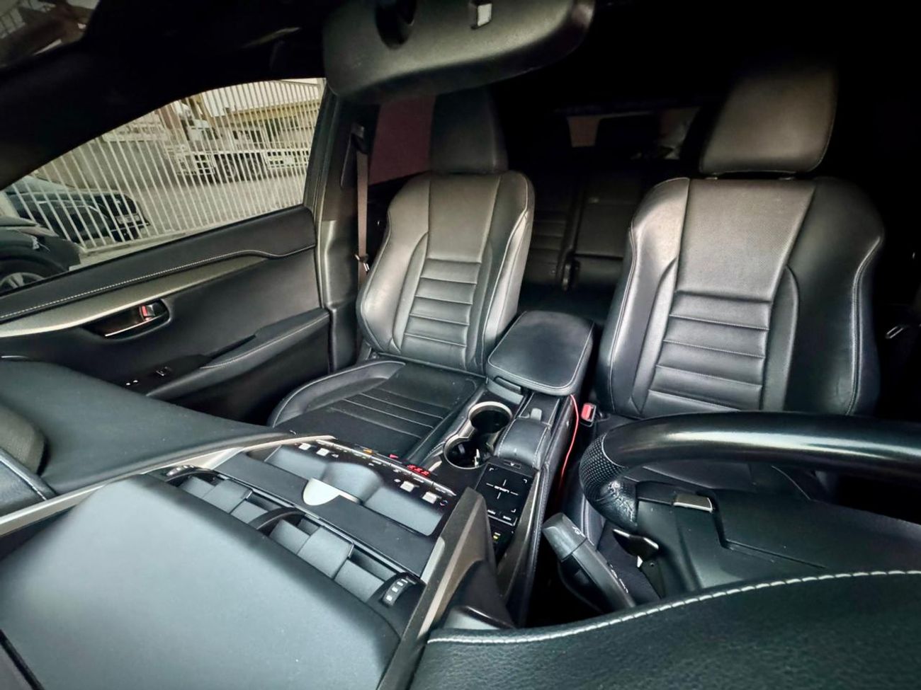 لكزس NX 300 F Sport 2.0L