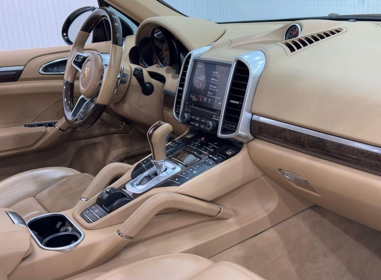 بورش كايان 2017 Porsche Cayenne Platinum Edition, Full Service History, Excellent Condition, GCC