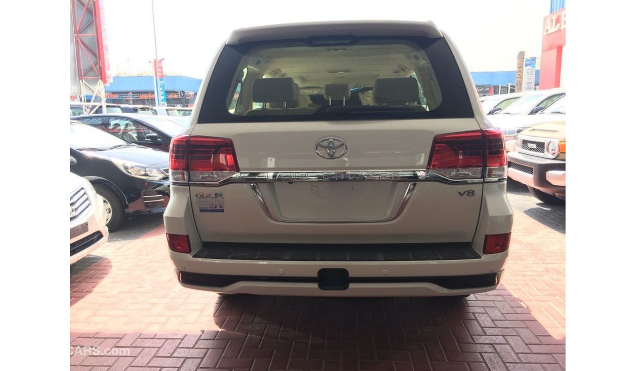 Toyota Land Cruiser V8 GXR WHITE EDITION