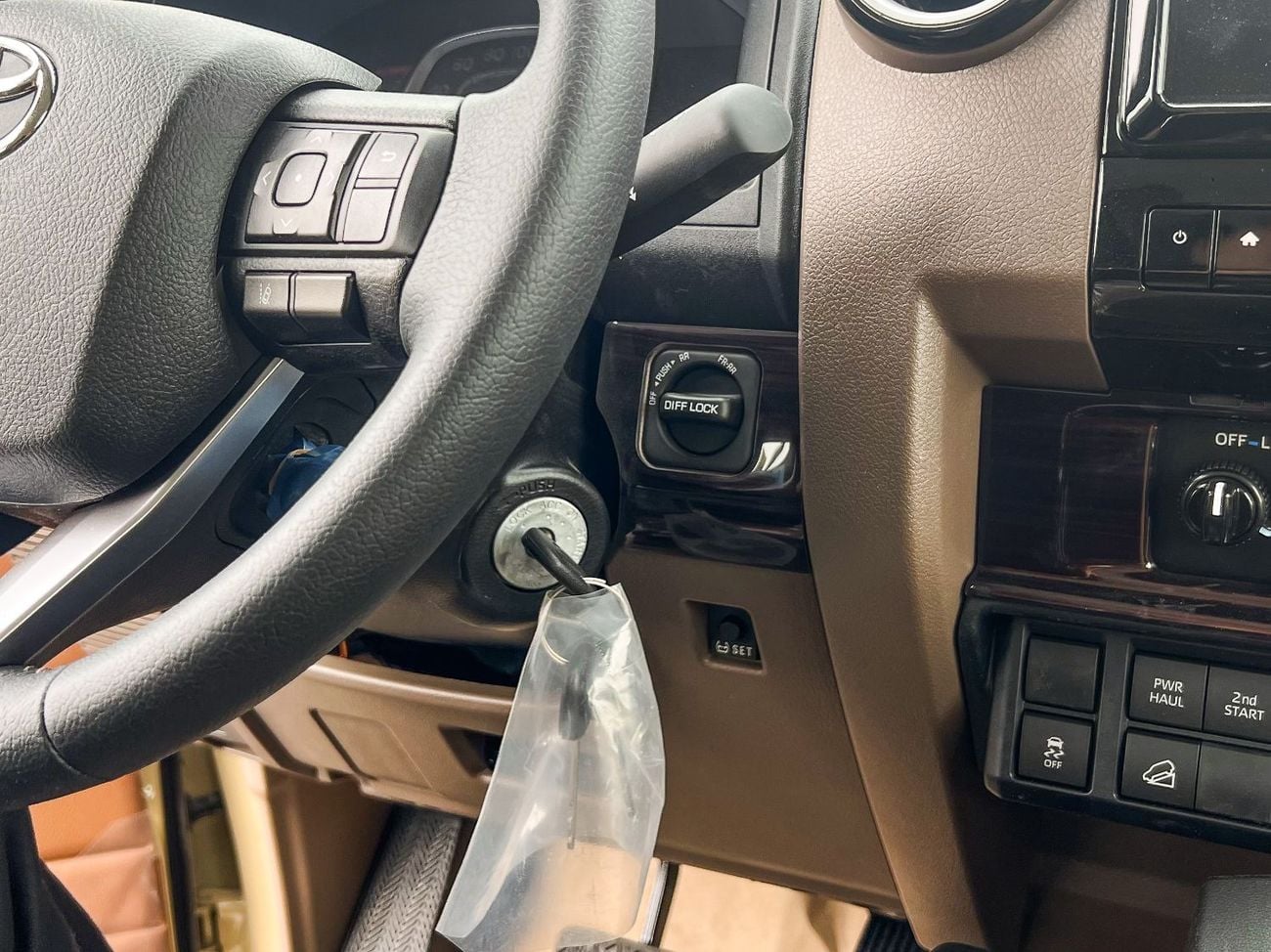 تويوتا لاند كروزر بيك آب EXPORT ONLY - LC79 DC FULL OPTION4.0L PETROL (OMANI)