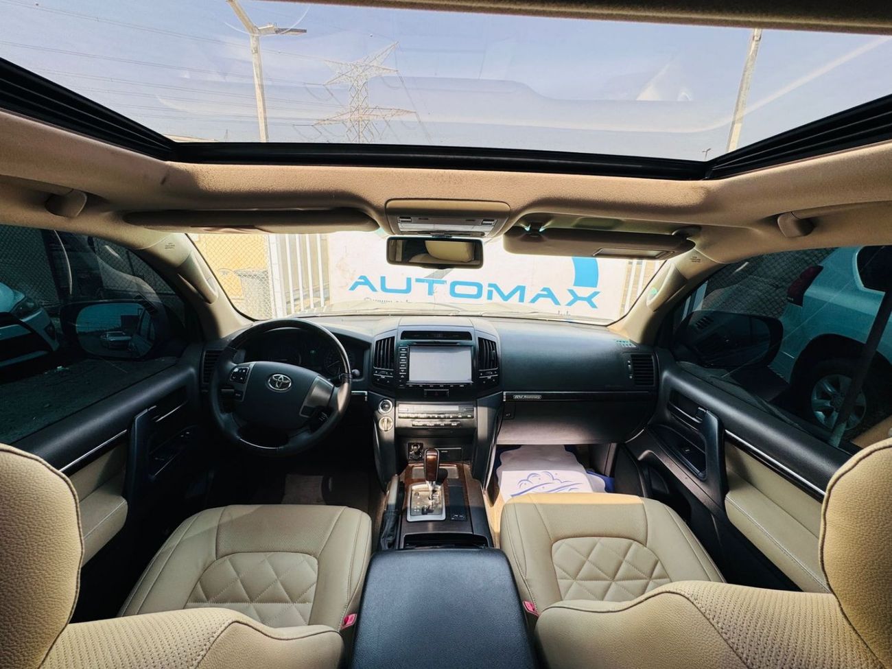 تويوتا لاند كروزر Left hand 4.0 liter V6 ,2011 model ,Petrol ,only for for export available