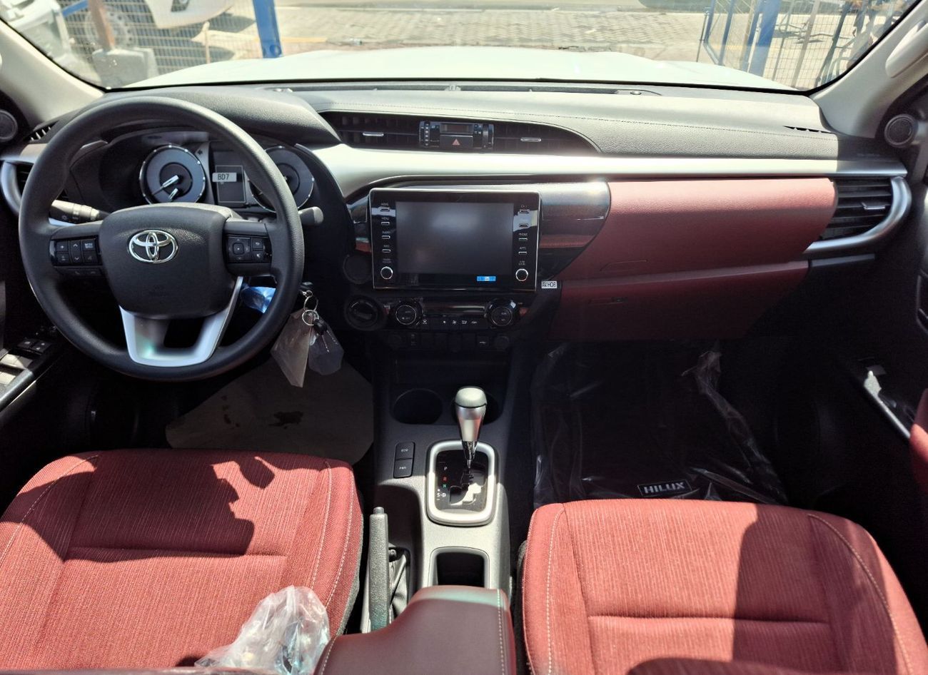 Toyota Hilux Toyota Hilux SR5 2.4L 2025 AT Full White Diesel (Export Only)