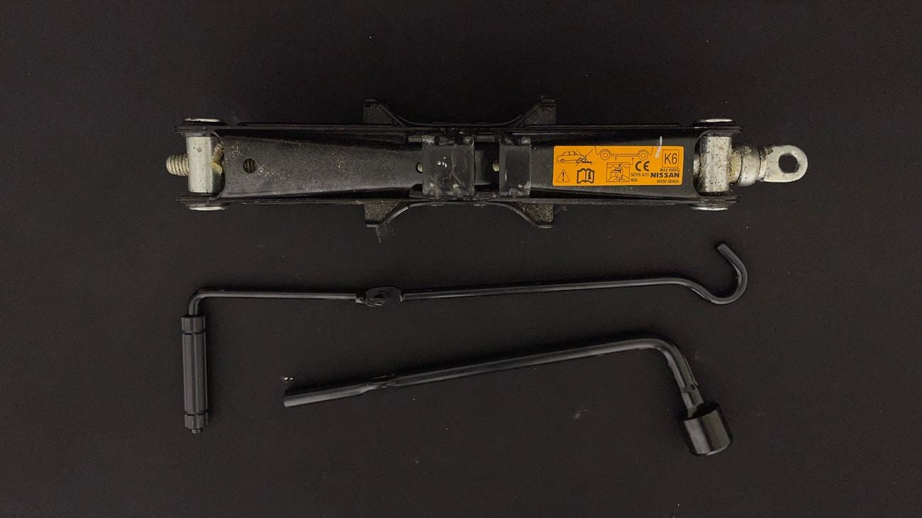 نيسان صني SV 1.5 | بدون دفعة مقدمة | اختبار القيادة في المنزل